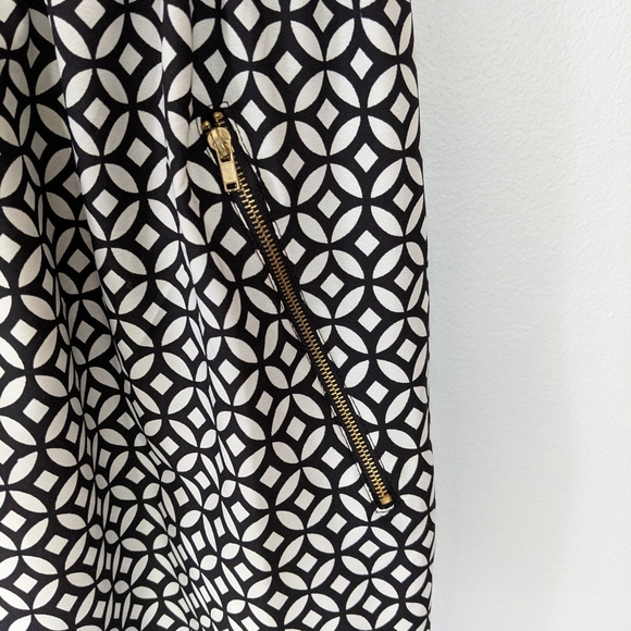 Speed Control Black and White Geometric Dress Med - Picture 5 of 10